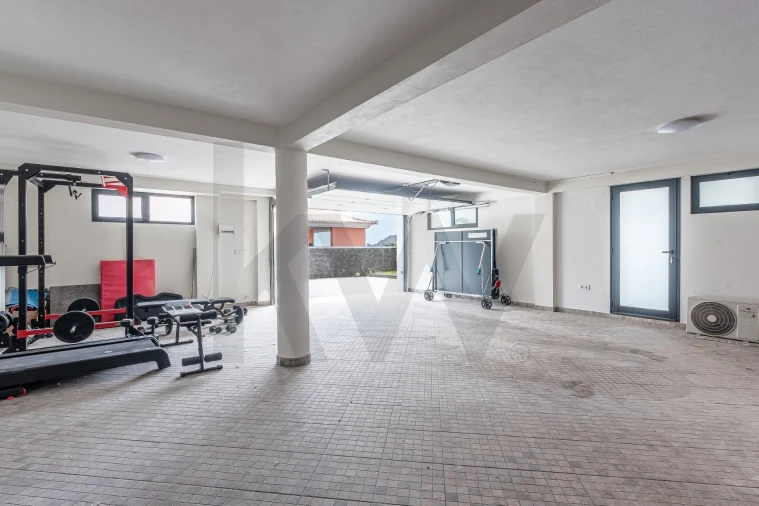 Moradia T3 para Venda em São Roque Foto 40