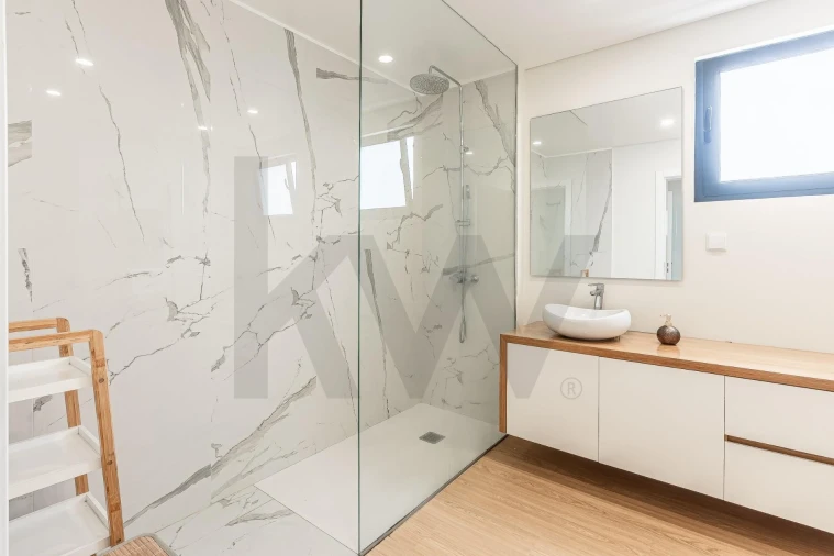 Moradia T3 para Venda em São Roque Foto 23