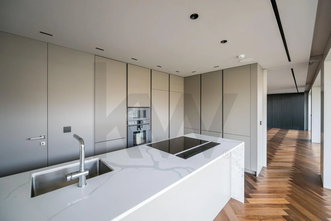 Apartamento T4 para Venda em Lordelo do Ouro e Massarelos Foto 11