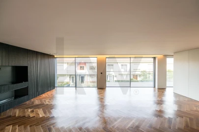 Apartamento T4 para Venda em Lordelo do Ouro e Massarelos