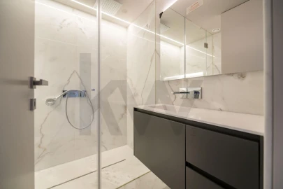 Apartamento T4 para Venda em Lordelo do Ouro e Massarelos