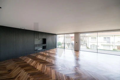 Apartamento T4 para Venda em Lordelo do Ouro e Massarelos