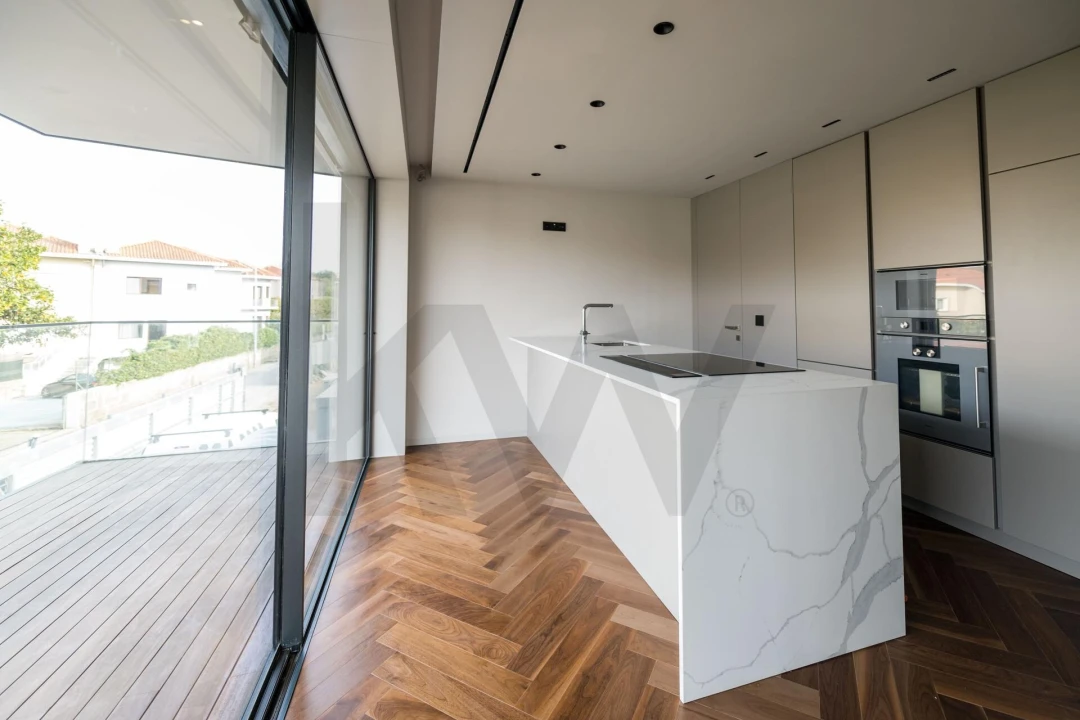 Apartamento T4 para Venda em Lordelo do Ouro e Massarelos Foto 10