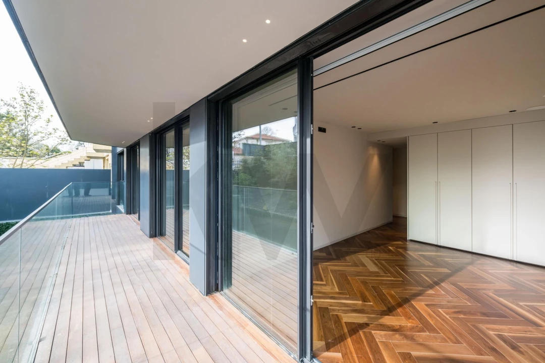 Apartamento T4 para Venda em Lordelo do Ouro e Massarelos Foto 16