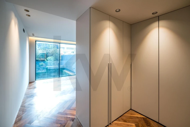 Apartamento T4 para Venda em Lordelo do Ouro e Massarelos Foto 33