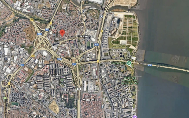 Prédio para Venda em Sacavém e Prior Velho Foto 7