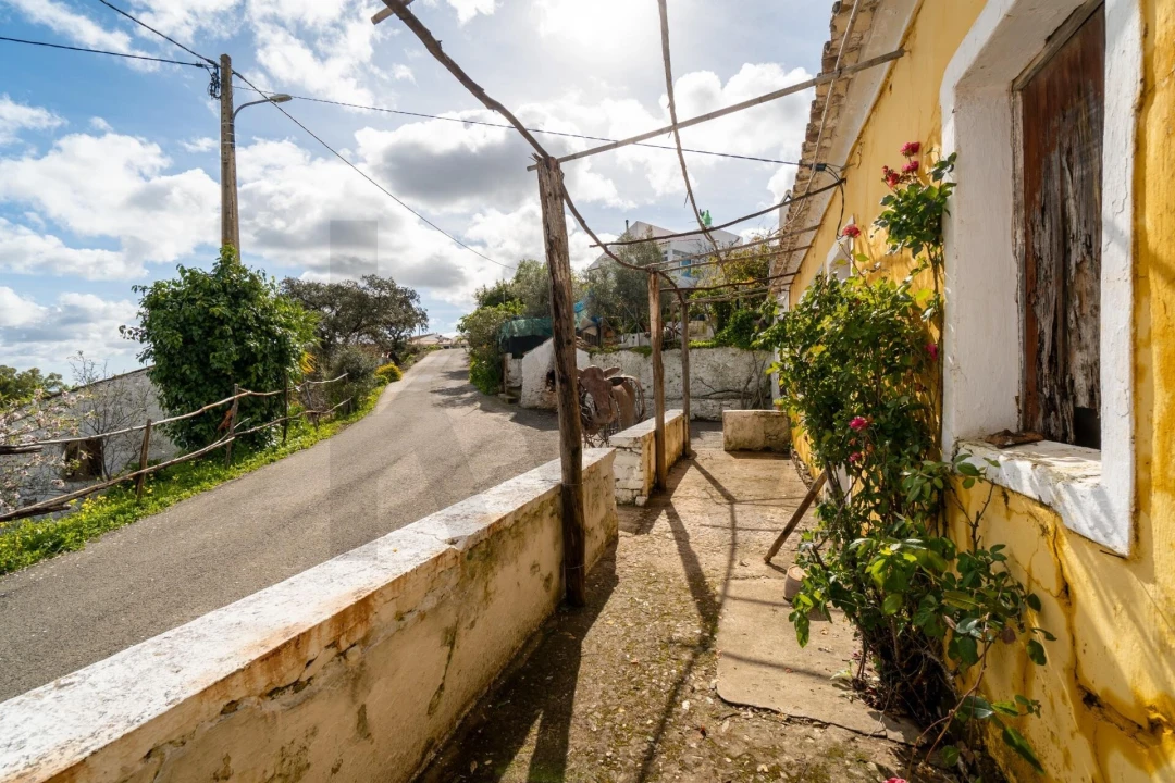 Moradia T3 para Venda em Odeleite Foto 1