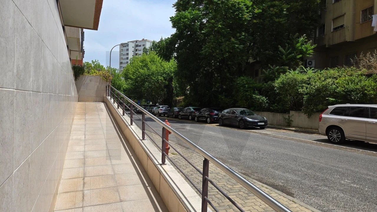 Loja para Venda em Algés, Linda-A-Velha e Cruz Quebrada-Dafundo Foto 22
