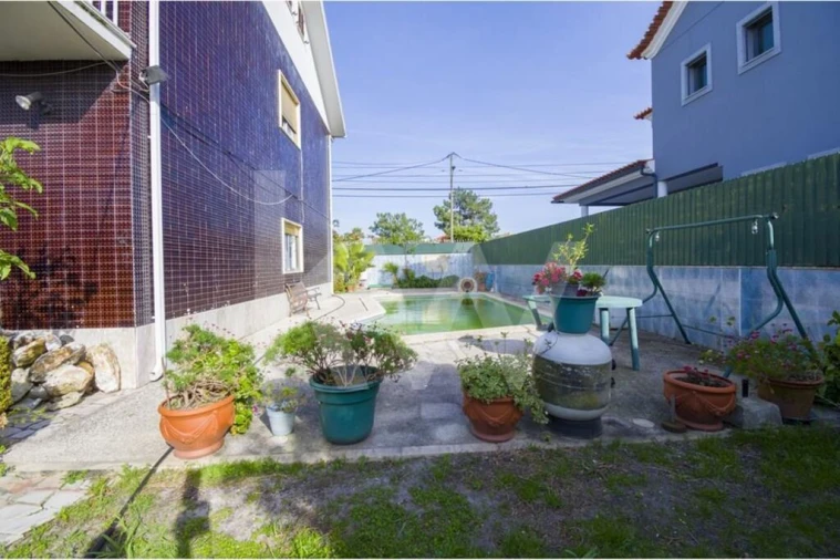 Moradia T6 para Venda em Fernao Ferro Foto 38