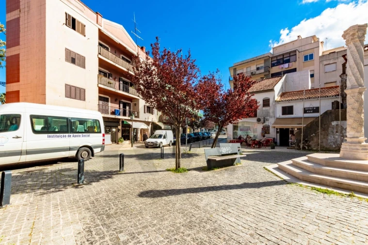 Loja para Venda em Alverca do Ribatejo e Sobralinho Foto 1