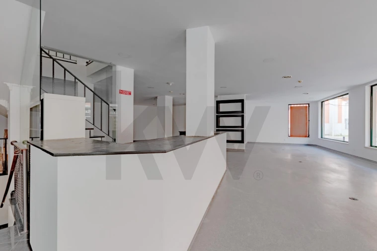 Loja para Venda em Alverca do Ribatejo e Sobralinho Foto 9