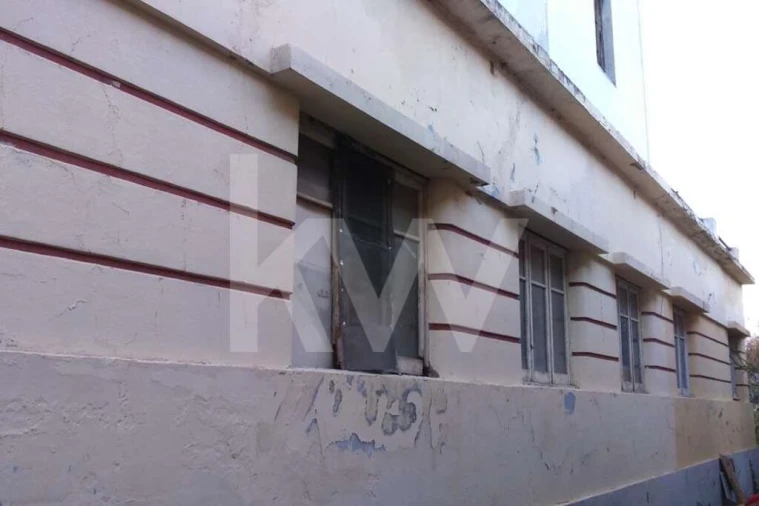 Moradia T6 para Venda em Quelfes Foto 9