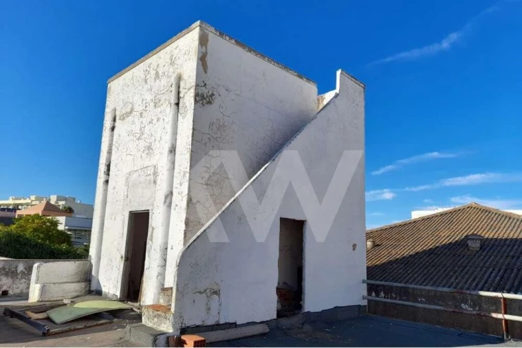 Moradia T6 para Venda em Quelfes Foto 20