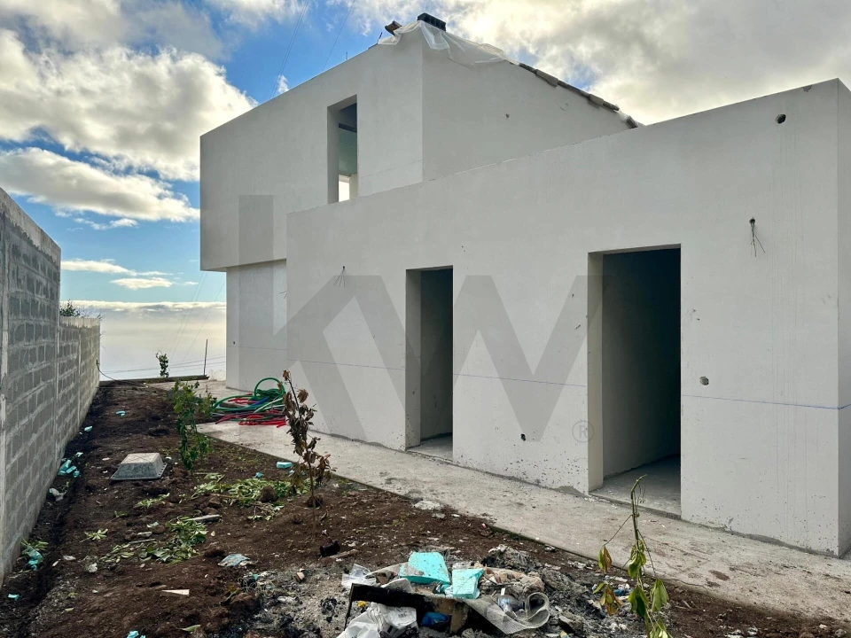 Moradia T3 para Venda em Arco da Calheta Foto 5