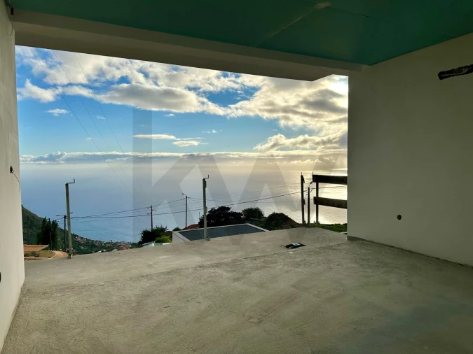 Moradia T3 para Venda em Arco da Calheta Foto 6