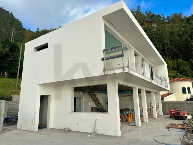 Moradia T3 para Venda em Arco da Calheta Foto 3