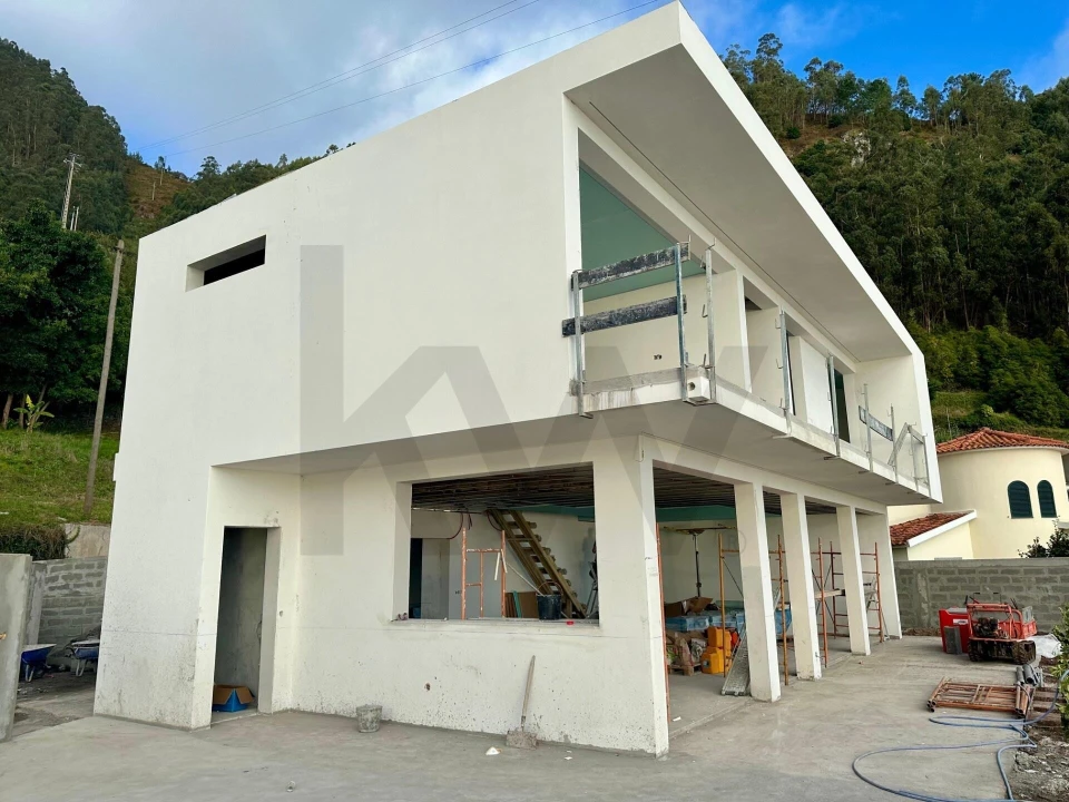 Moradia T3 para Venda em Arco da Calheta Foto 3