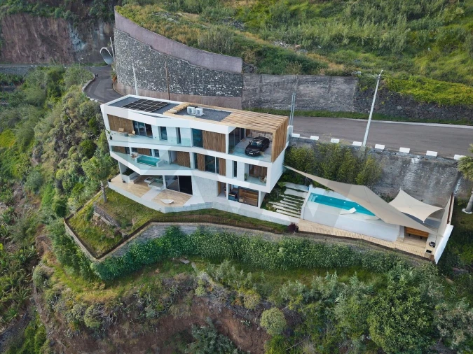 Moradia T3 para Venda em Arco da Calheta Foto 3
