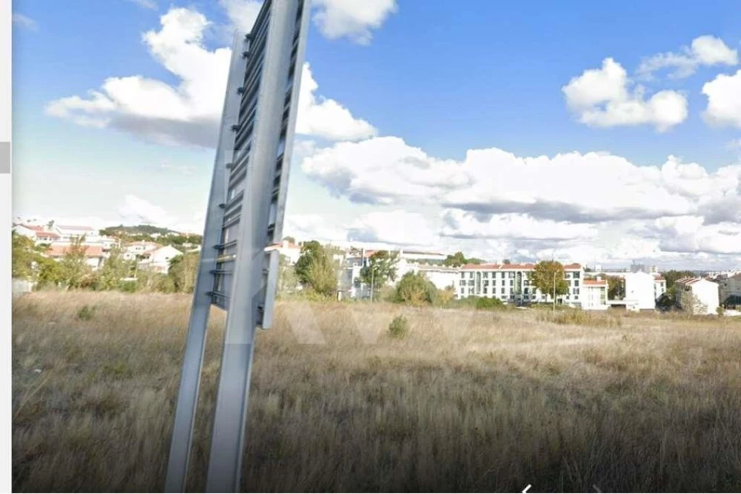 Terreno para Venda em Pontinha e Famões Foto 2