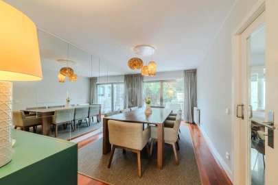 Apartamento T4 para Venda em Aldoar, Foz do Douro e Nevogilde