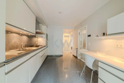 Apartamento T4 para Venda em Aldoar, Foz do Douro e Nevogilde