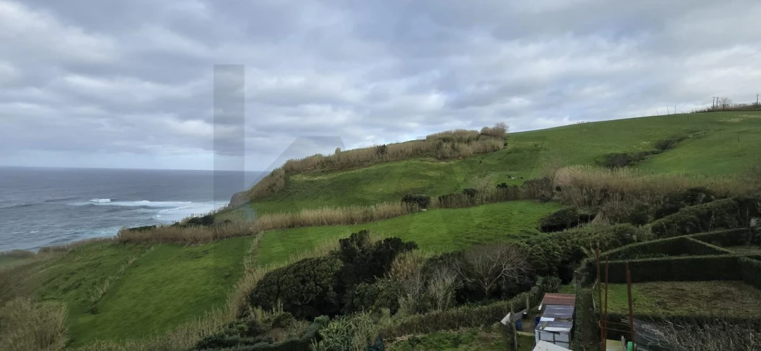 Terreno para Venda em Lomba da Maia Foto 2
