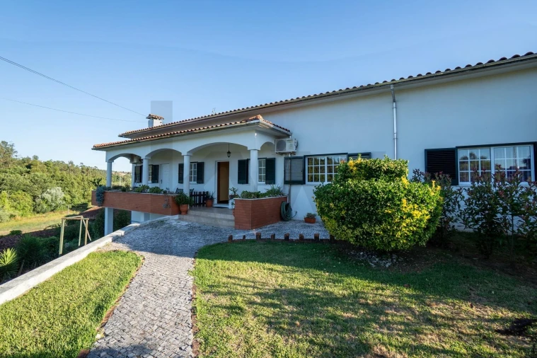 Moradia T3 para Venda em O. Azeméis, Riba-Ul, Ul, Macinhata Seixa, Madail Foto 2