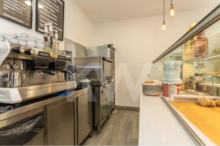 Loja para Trespasse em Charneca de Caparica e Sobreda Foto 3