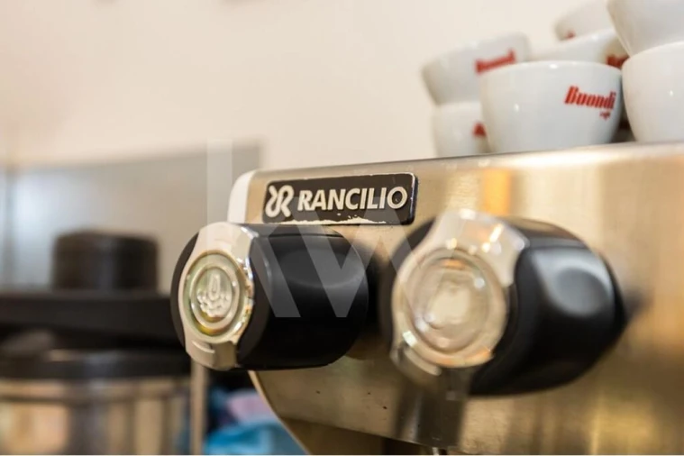 Loja para Trespasse em Charneca de Caparica e Sobreda Foto 28