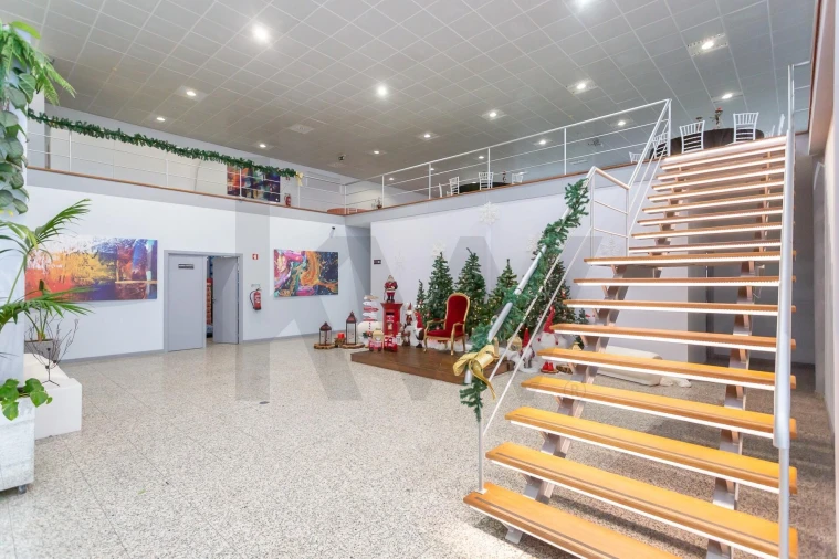 Loja para Venda em Romeira e Várzea Foto 11