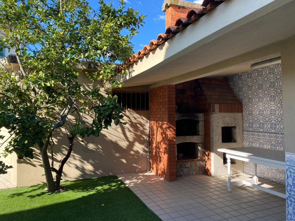 Moradia T3 para Venda em Arvore Foto 2