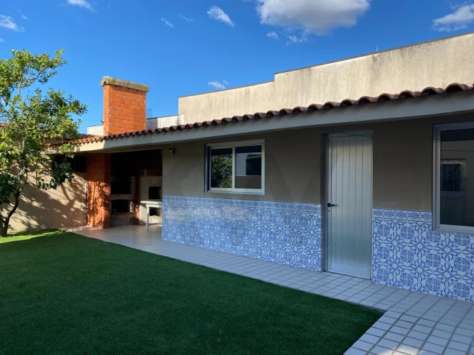 Moradia T3 para Venda em Arvore Foto 16