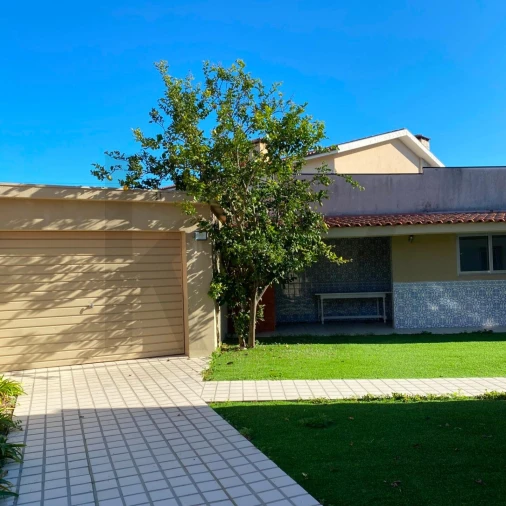 Moradia T3 para Venda em Arvore Foto 15