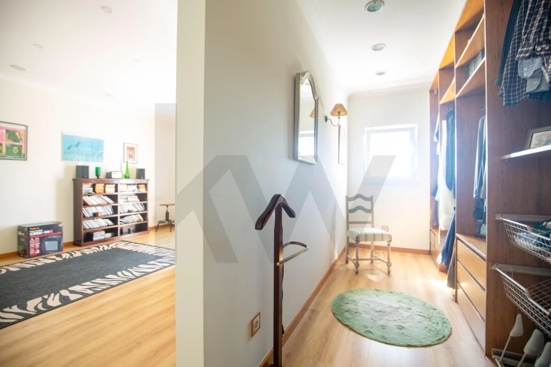 Moradia T4 para Venda em Encarnação Foto 28