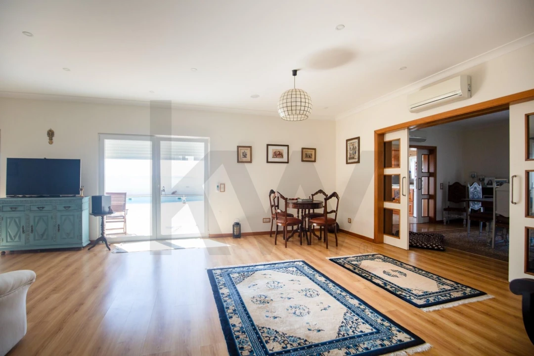 Moradia T4 para Venda em Encarnação Foto 19