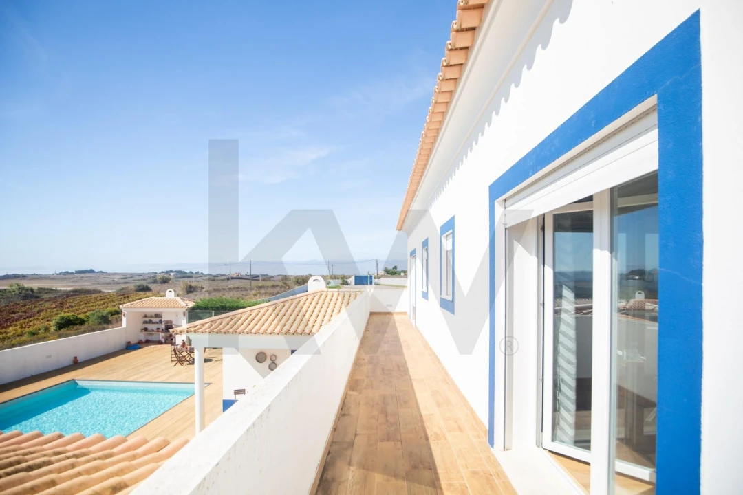 Moradia T4 para Venda em Encarnação Foto 36