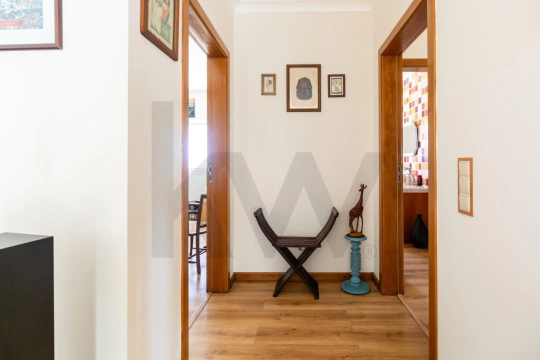 Moradia T4 para Venda em Encarnação Foto 9