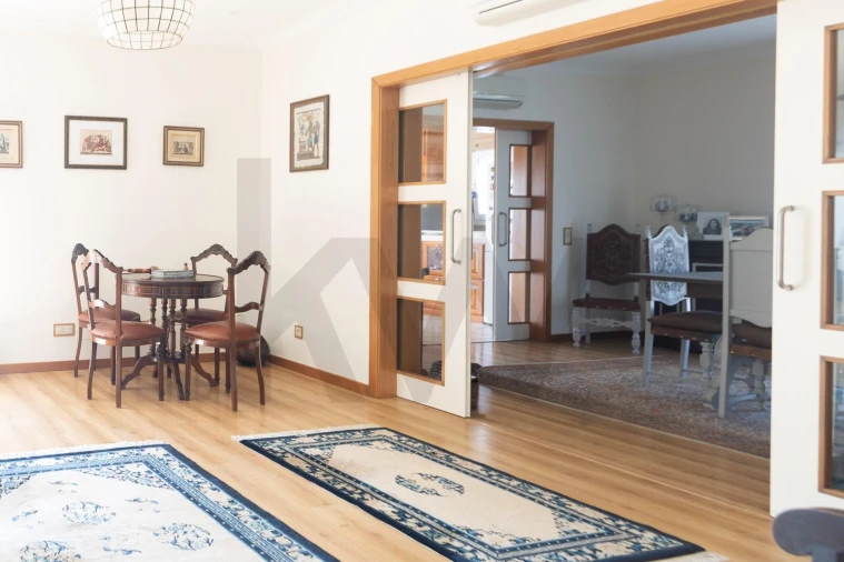 Moradia T4 para Venda em Encarnação Foto 18