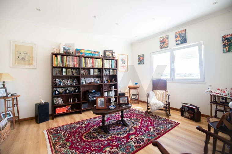 Moradia T4 para Venda em Encarnação Foto 15