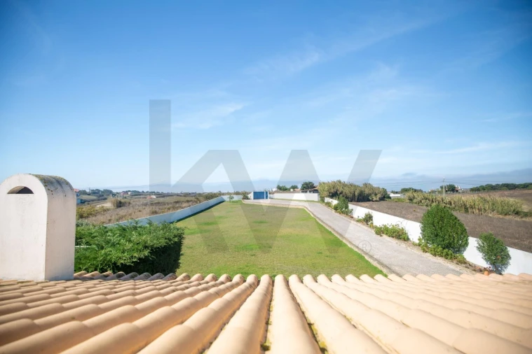 Moradia T4 para Venda em Encarnação Foto 33