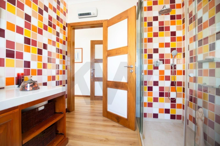 Moradia T4 para Venda em Encarnação Foto 14