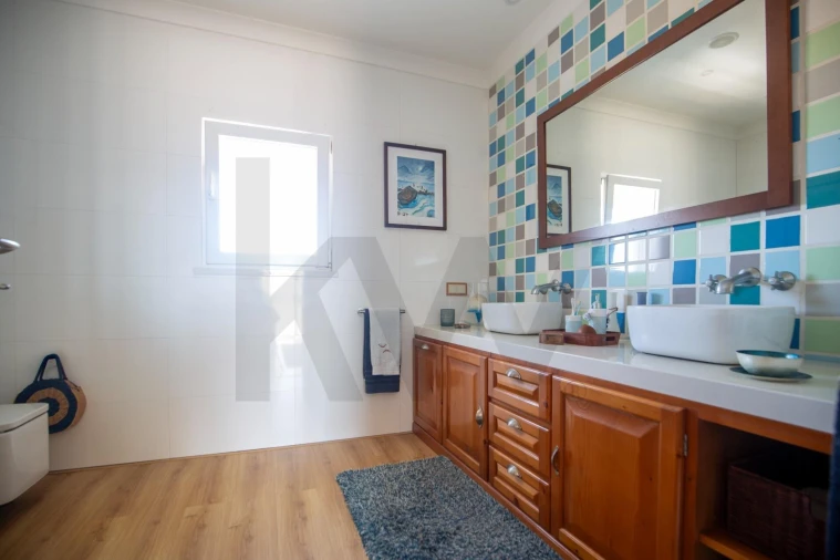 Moradia T4 para Venda em Encarnação Foto 30