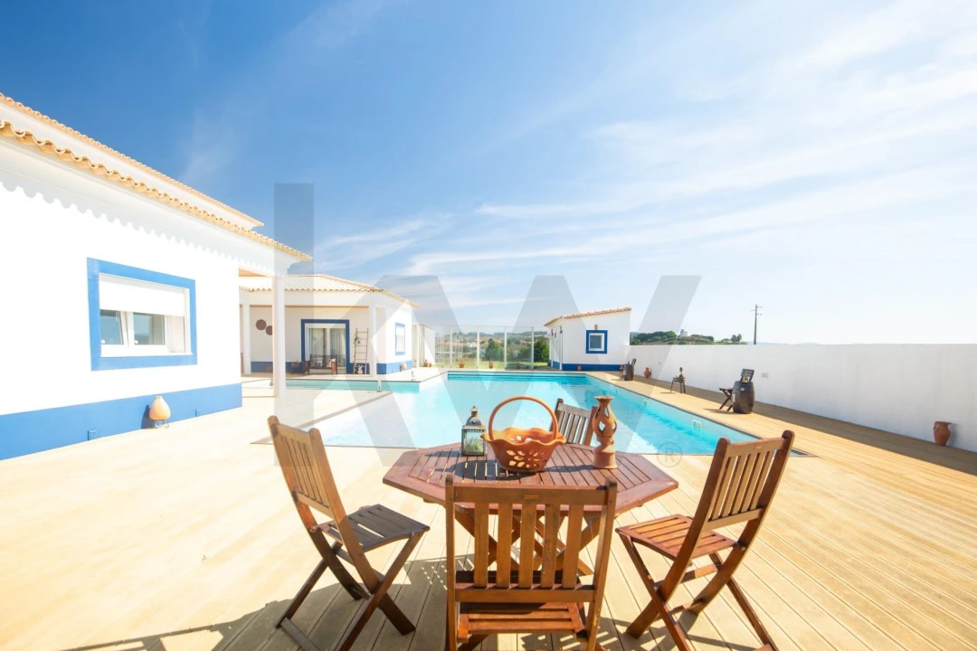 Moradia T4 para Venda em Encarnação Foto 50