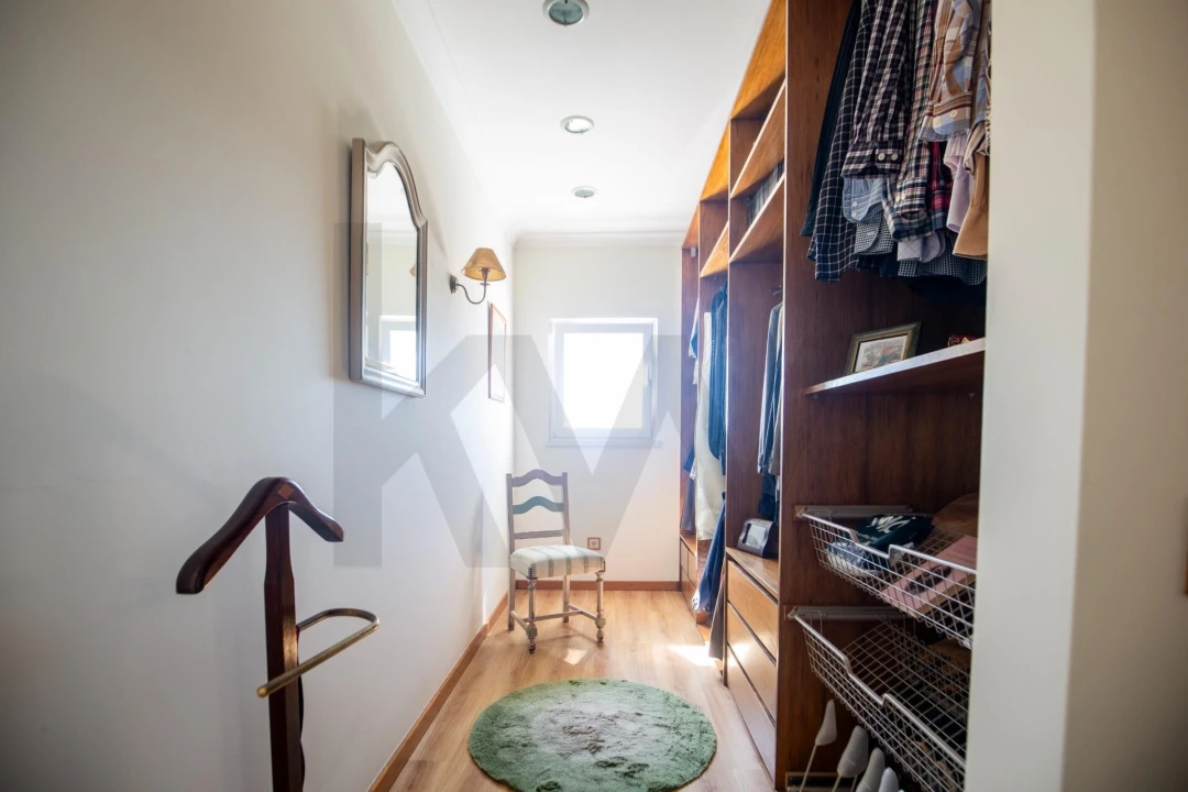 Moradia T4 para Venda em Encarnação Foto 38