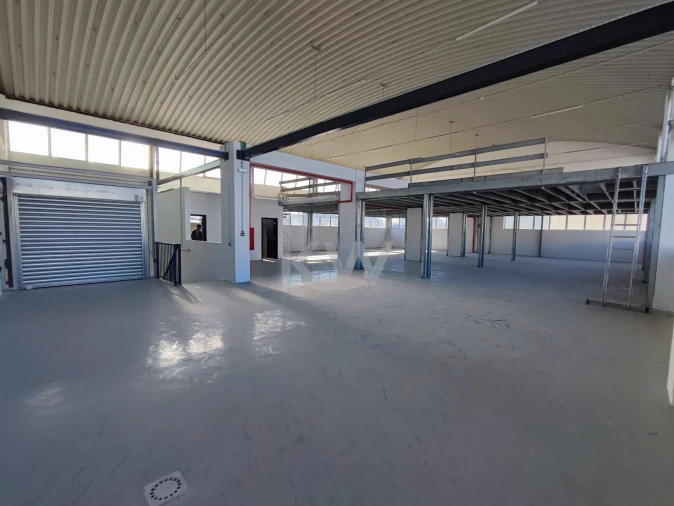 Armazém para Venda em Sacavém e Prior Velho Foto 6