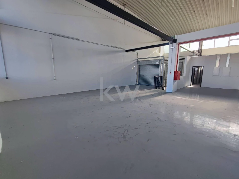 Armazém para Venda em Sacavém e Prior Velho Foto 5