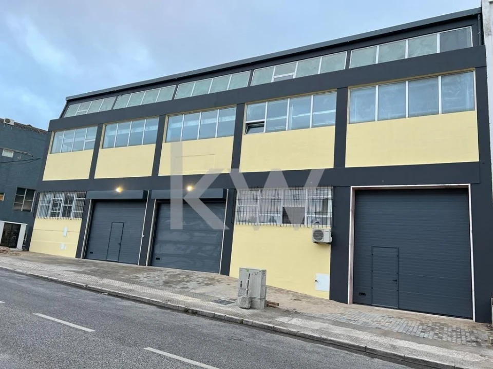 Armazém para Venda em Sacavém e Prior Velho Foto 2