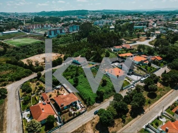 Terreno para Venda em Paços de Brandão Foto 5