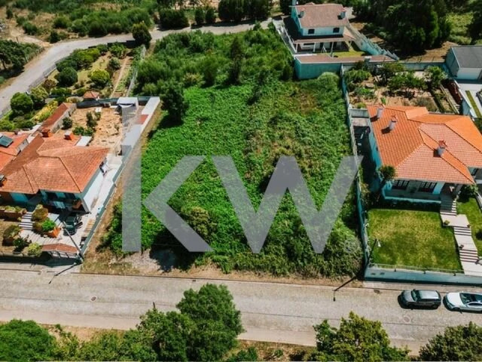 Terreno para Venda em Paços de Brandão Foto 3