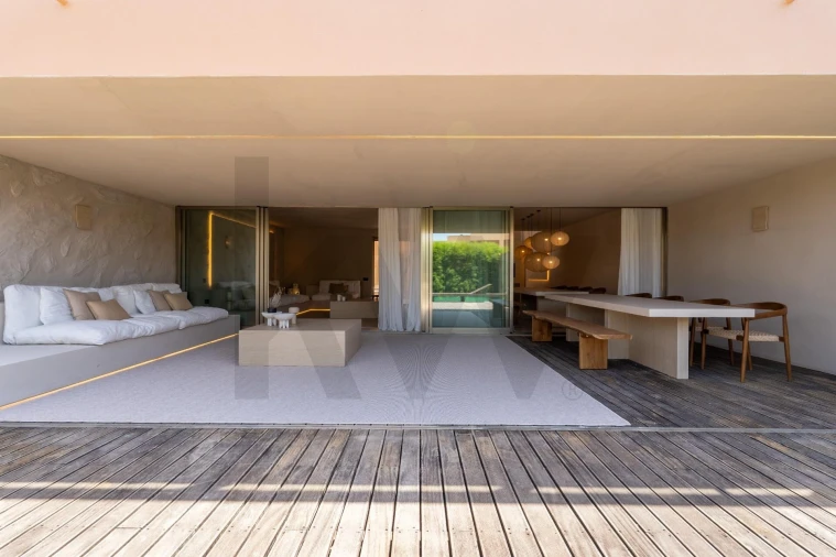 Moradia T4 para Venda em Guia Foto 4